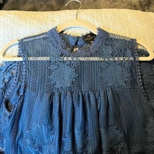 Petite medium top/ worthington/ blueish gray